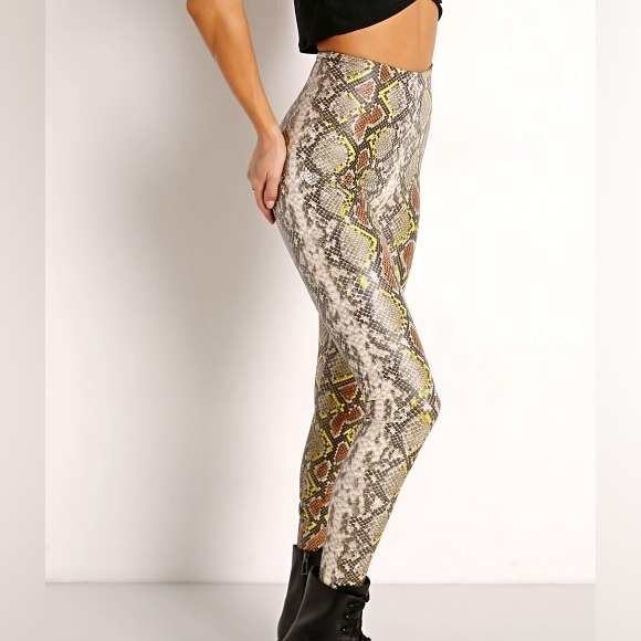 Commando Faux Leather Legging in Neon Snake NWT - Picture 4 of 6